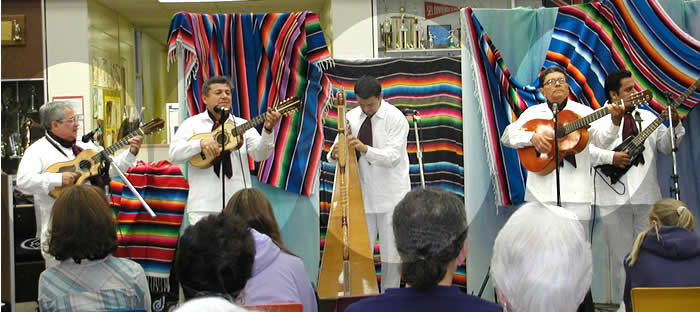 Tlen-Huicani in concert